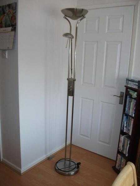 FLOOR LAMP