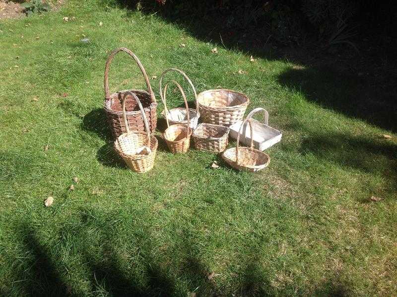 Flower arrangement baskets