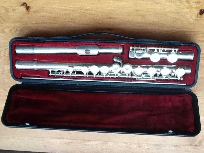 Flute Yamaha 211SD