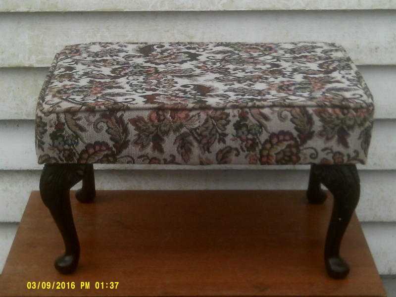 Footstool, autumn flowers pattern, beige background