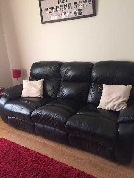 FOR SALE 3 Seater black leather recliner sofa.