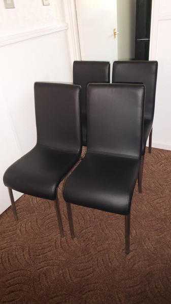 for sale 4 crome and black leatherette dining room chairs