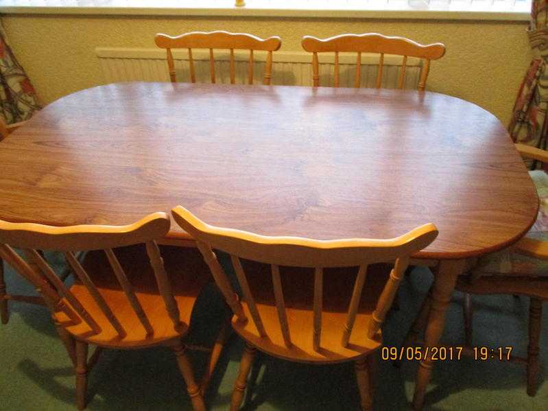 FOR SALE  DINING TABLE AND SIX CHAIRS