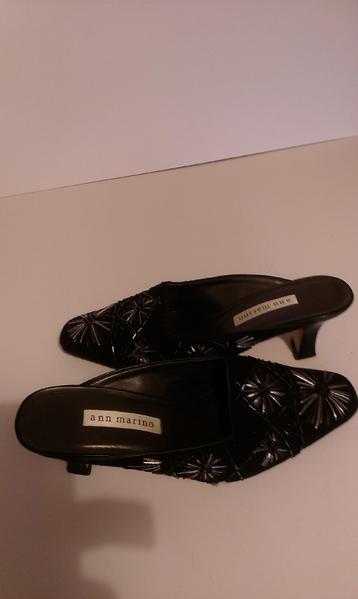 FOR SALE LADIES SIZE 4 EVENING SHOES