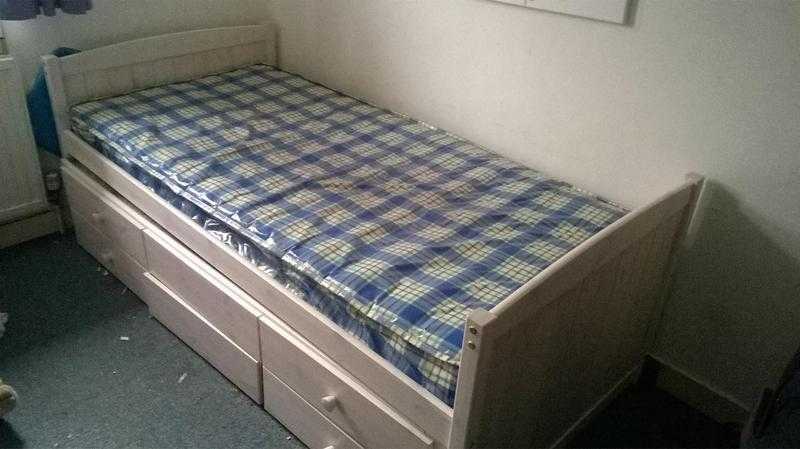 FOR SALE - Single bed with additiional pull out bed and 3 drawers