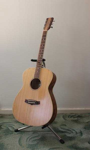 FOR SALE. TANGLEWOOD NASHVILLE IV ACOUSTIC GUITAR.