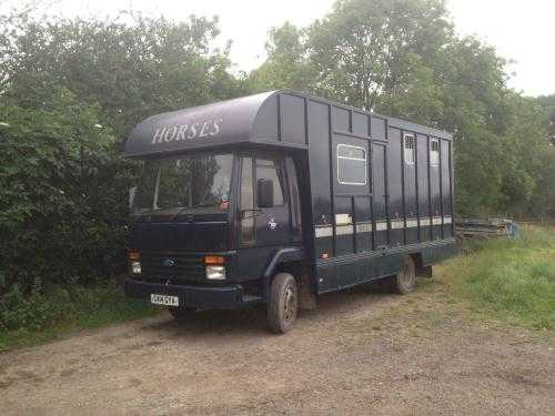 Ford Cargo 811 Horsebox