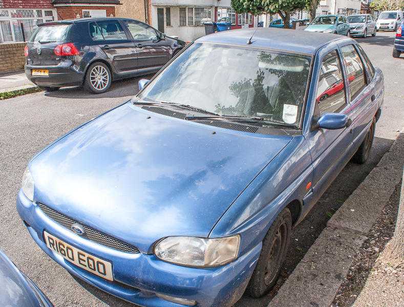 Ford Escort Ghia X TDI 1.8L Diesel 1998, 5 Door, Blue