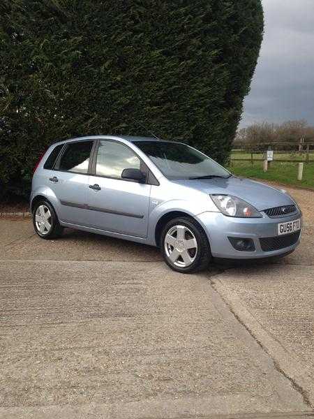 Ford Fiesta 1.25 Zetec Climate ONLY 19000 MILES