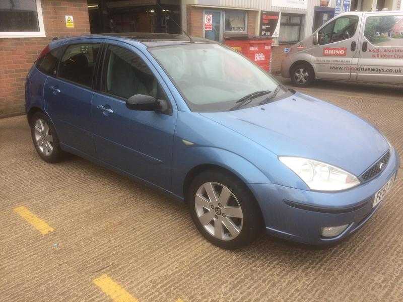 Ford Focus 2002 ghia blue