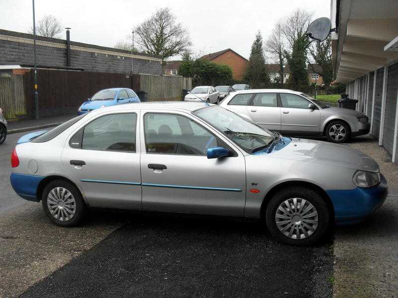 Ford Mondeo 1999 long mot good runner great for banger racing