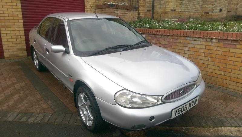 Ford Mondeo Zetec 2.0 Hatchback V reg 1999 350