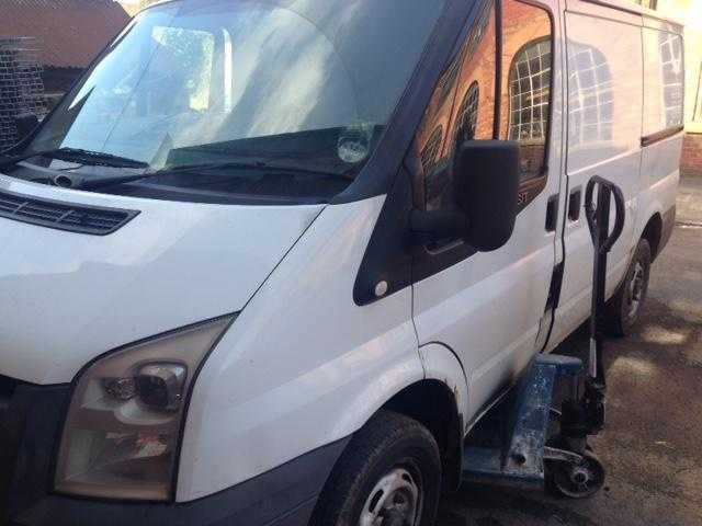 Ford Transit 2006 (White) 85 T260S