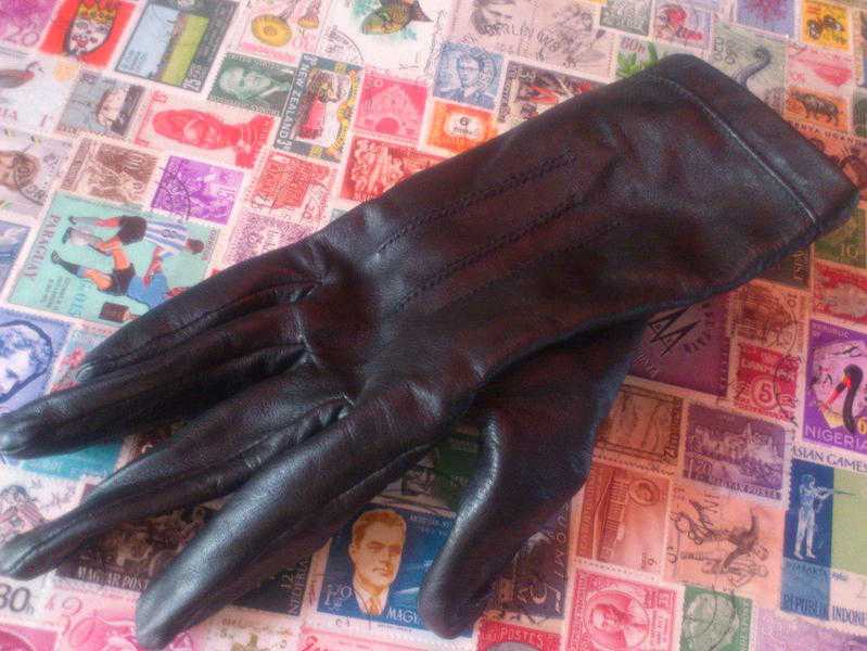 FOUND - Women039s glove (black leather) in Norfolk St, BN11 (opposite Victoria Park)