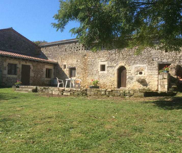 France - 3 bedroom furnished cottage in Poitou Charentes