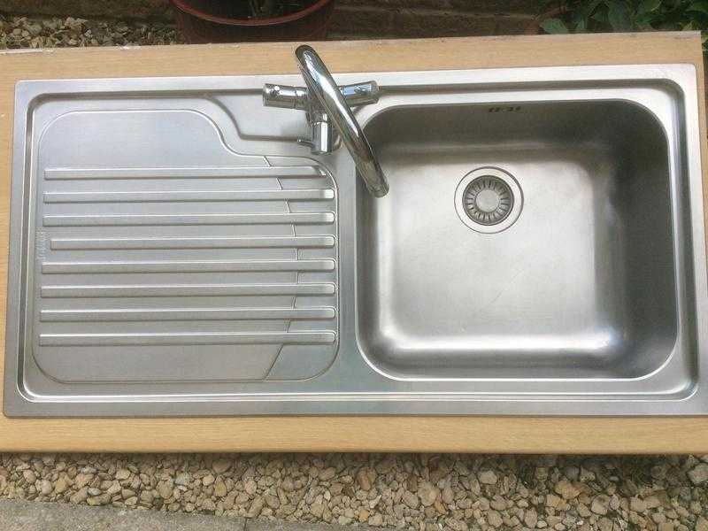 Franke kitchen sink with Brita filtermixer tap