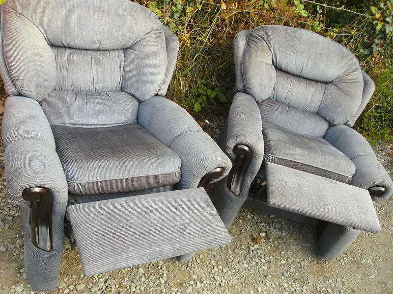 FREE 2 RECLINER  CHAIRS EXCELLENT CONDITION  RECLINING FABRIC BLUEGREY COLOUR