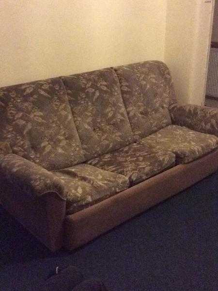 FREE 3 SEATER DOUBLE BED SETTEE