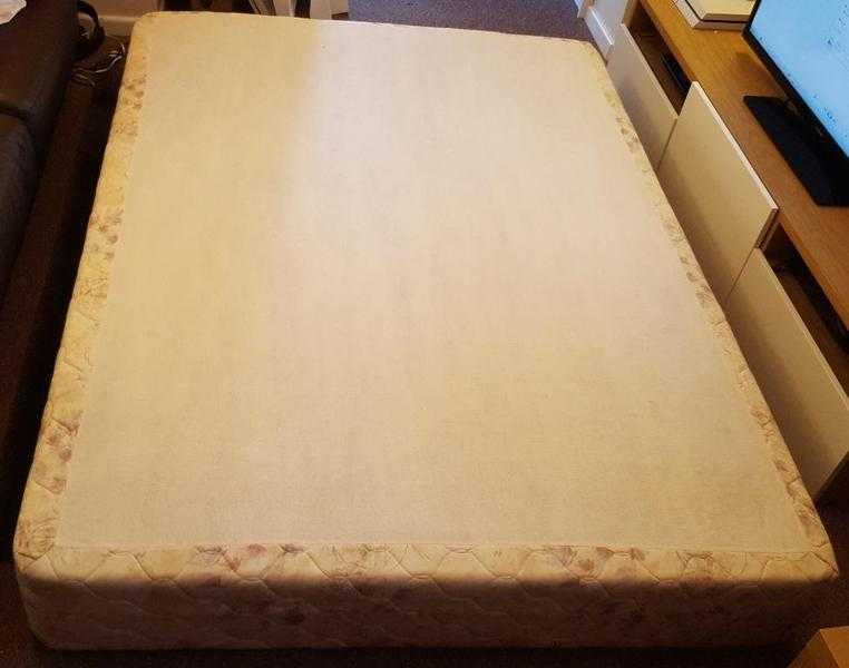 FREE - Kingsize Bed (Mattress and Base)