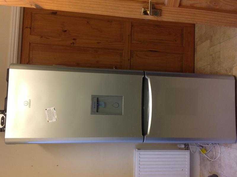 Free standing Indesit fridge freezer