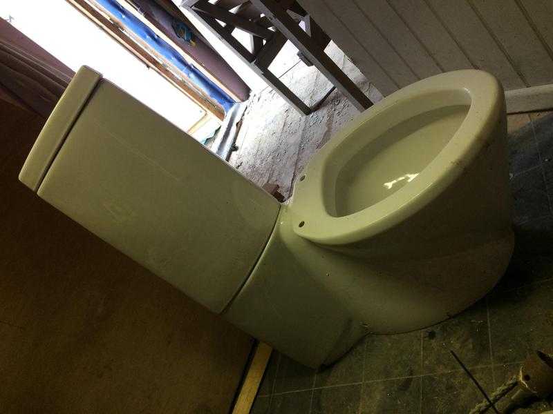 Free standing toilet