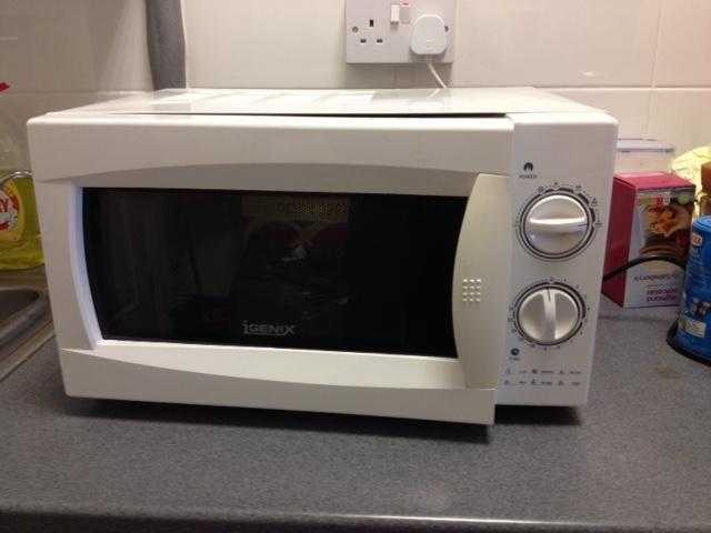 Free Tin of Beans with this Nice Microwave Oven