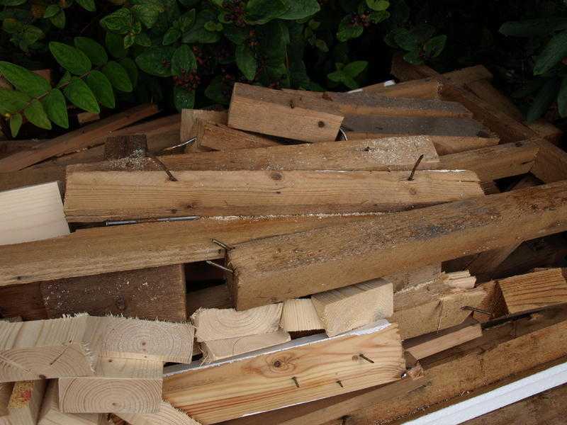 FREE TO COLLECTOR OLD WOOD ( for wood burner).