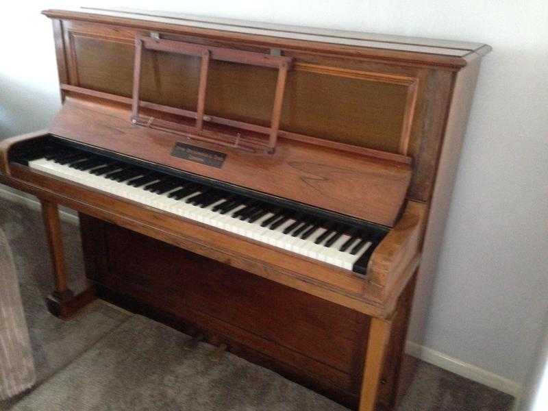 Free to Collector Upright Piano