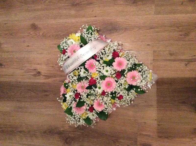 FRESH FLORAL FUNERAL WREATHS