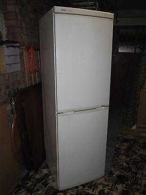 Fridge freezer 6ft tall freestanding in white