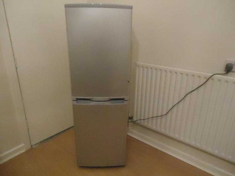 FRIDGE FREEZER