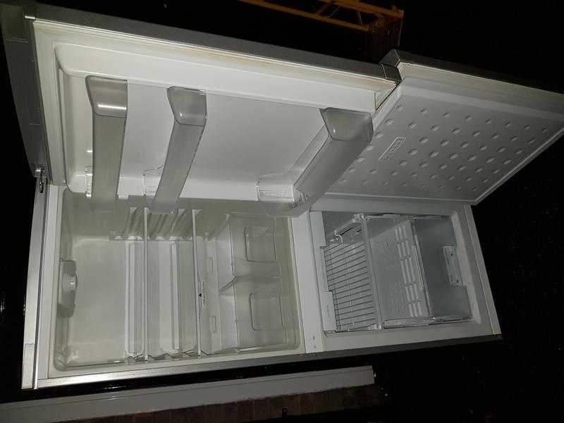 fridge freezer silver(can deliver)