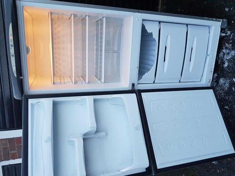 fridge freezer silver(can deliver)