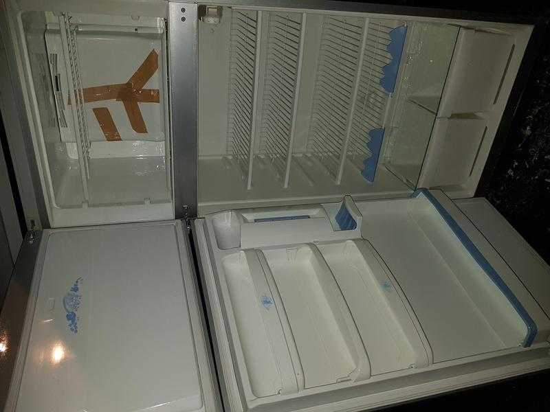 fridge freezer silver(can deliver)