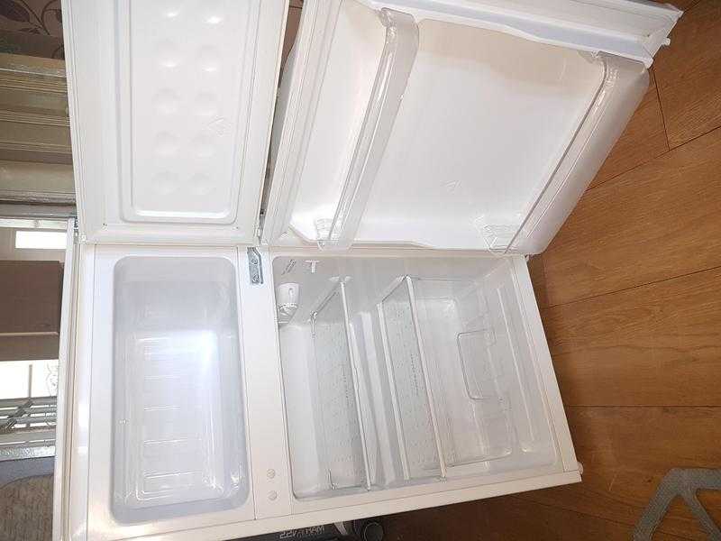 fridge freezer undercounter(can deliver)