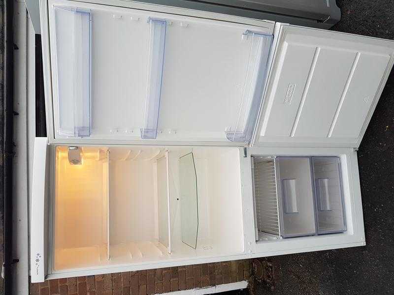 fridge freezer(delivery available)