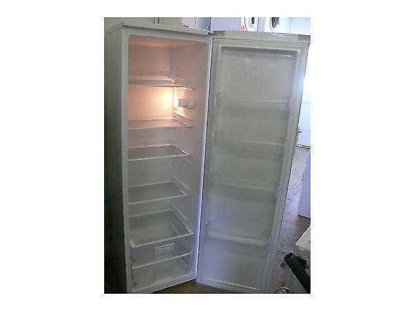 Fridge tall freestanding in white