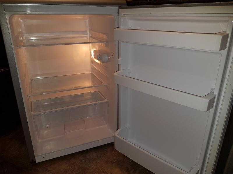 fridge undercounter(can deliver)