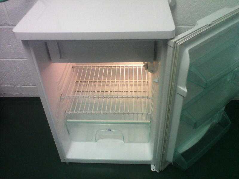 fridge white for under work top