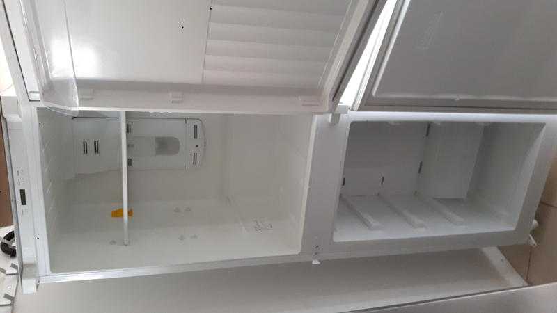 Fridgefreezer integral