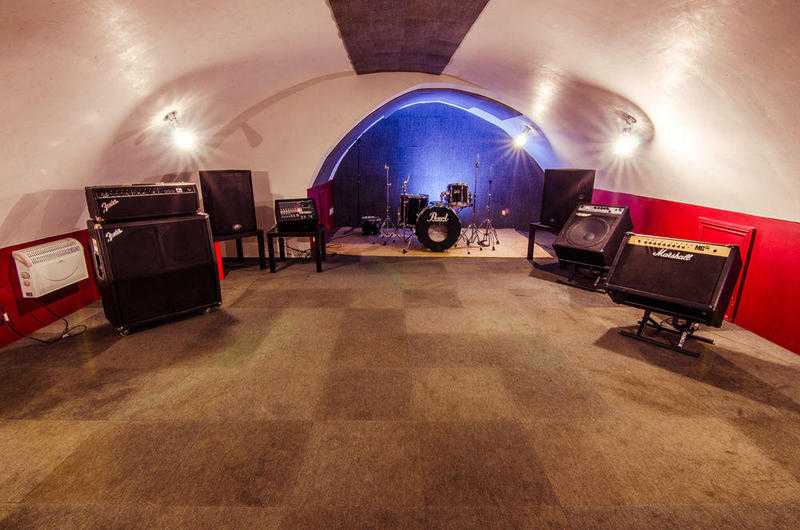 Friendly West London Rehearsal Studio w. Full Backline, WiFi and AirCon from 6ph