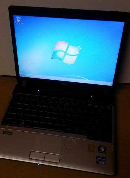 Fujitsu P701 12.1 Core i3 4GB 160GBHD Bluetooth Windows 7 Ultimate (Free Upgrade To Win10) Can Post