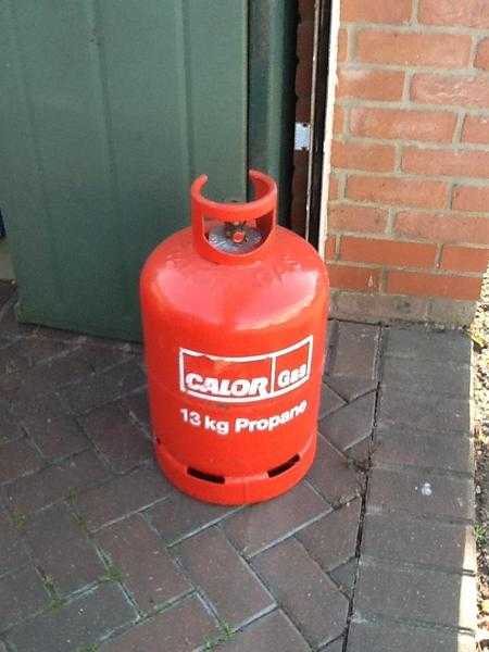 FULL 13kg gas cylinder for sale. Will exchange empty for full.