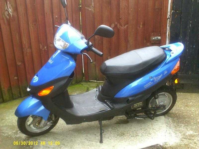 FULL ELECTRIC MOPED UNREGISTERED IN THE UK