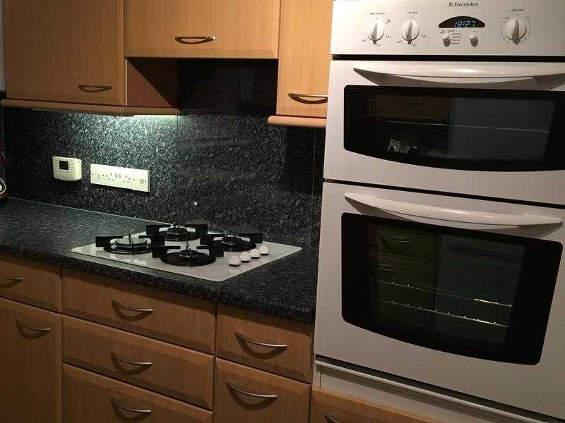 Full Kitchen in situ Plus white goods