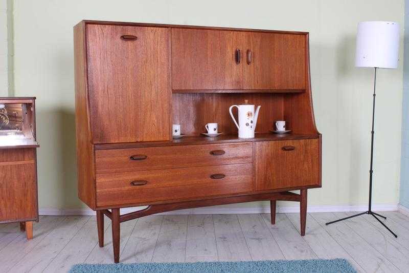 G PLAN SIDEBOARD SOLID TEAK VINTAGE 6070s GREAT CONDITION - CAN COURIER