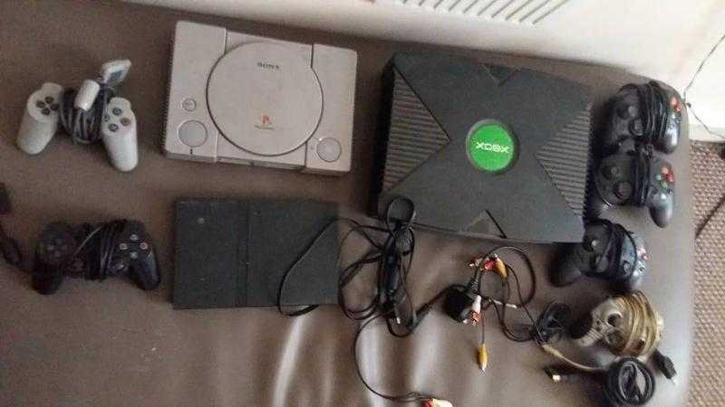Gaming Console Joblot 100 working with pads and all wires - PS1, PS2, XBOX1