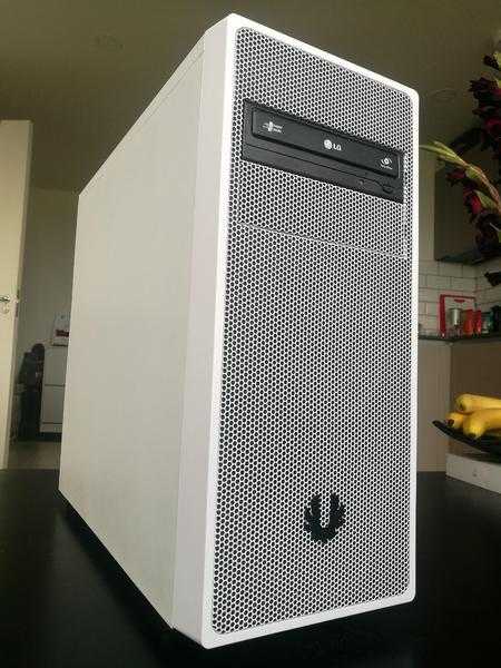 Gaming PC - 3.3 GHz Six Core, HD 6870 oc, 8GB RAM, 500GB - ORIGINAL WINDOWS 10