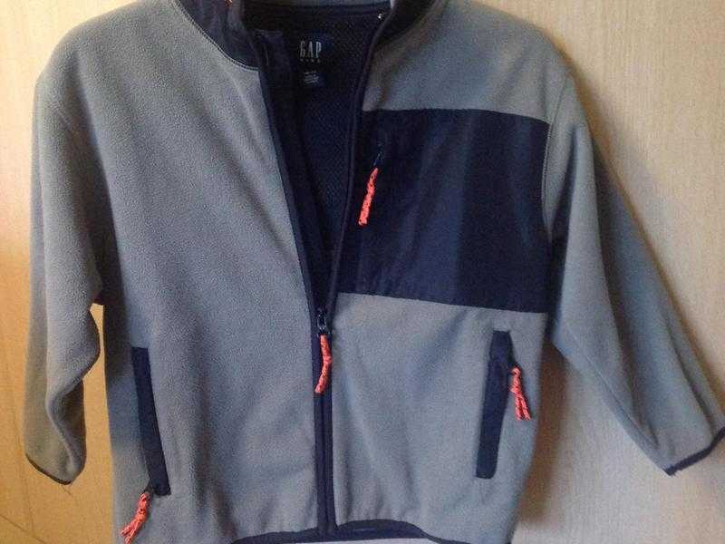 GAP fleece top Age 6-7 years