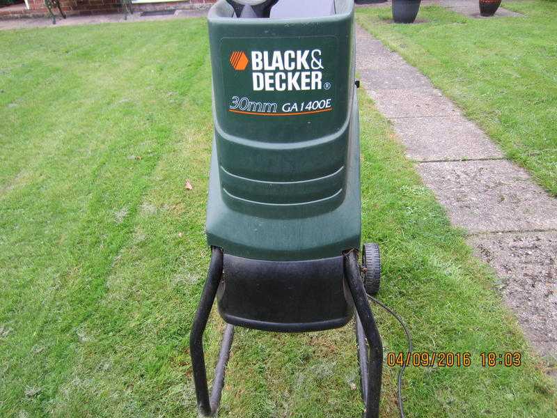 Garden ShredderChipper( Black amp Decker 30mm GA1400E)